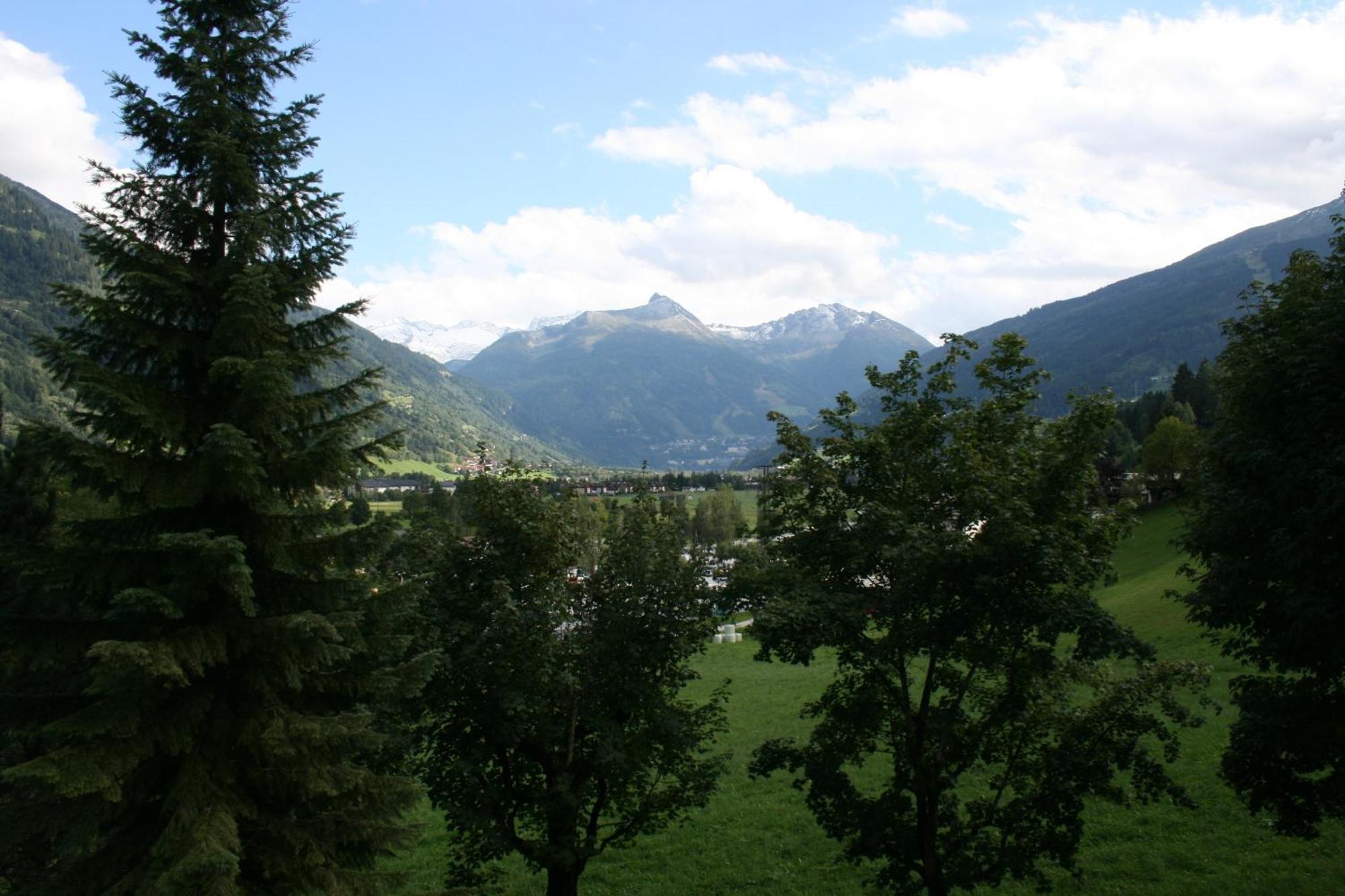 Ferienhaus Schiwiese Mit Freiem Eintritt In Die Alpentherme & Freie Nutzung Der Gasteiner Bergbahnen Im Sommer 2025 Bad Hofgastein Luaran gambar