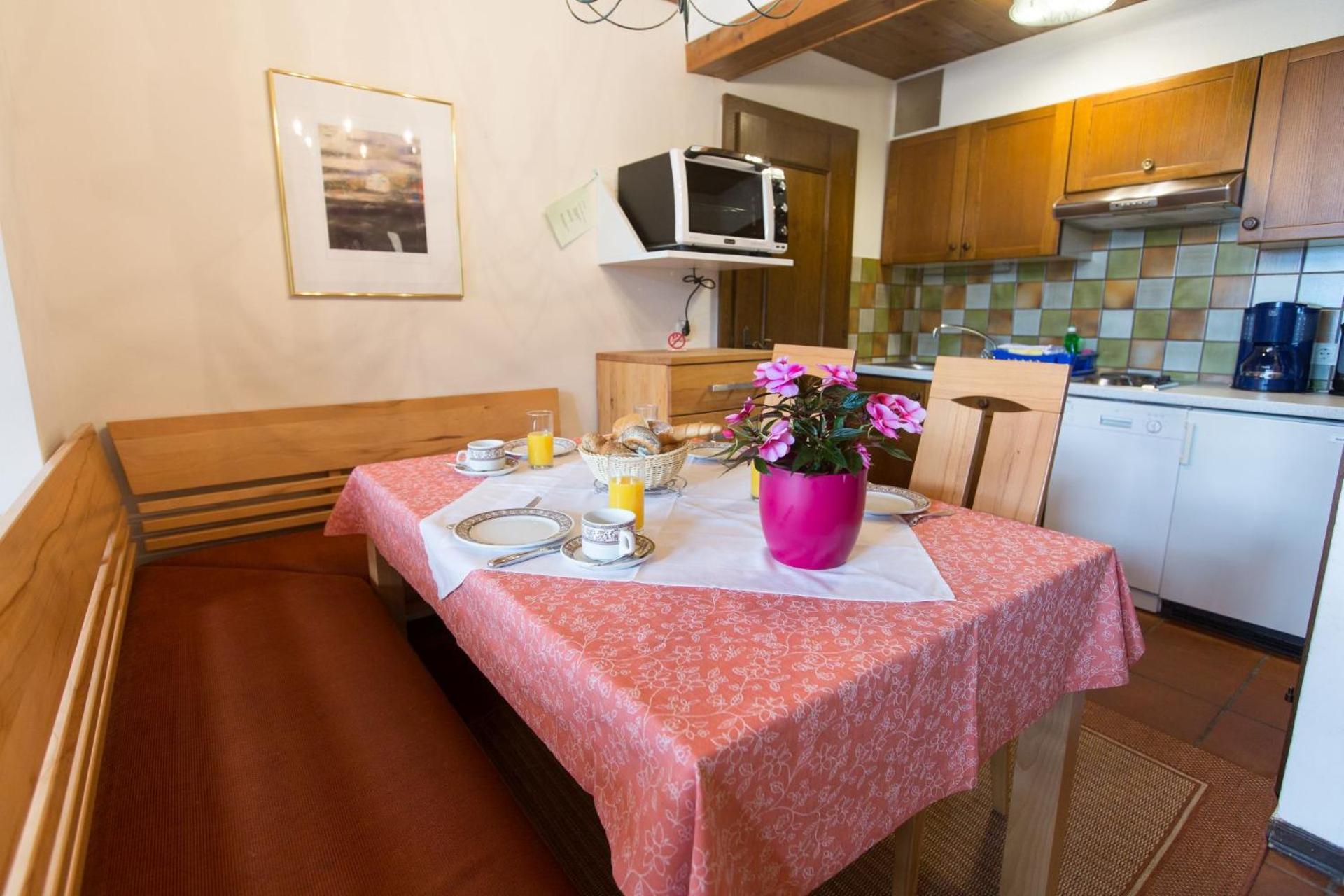 Ferienhaus Schiwiese Mit Freiem Eintritt In Die Alpentherme & Freie Nutzung Der Gasteiner Bergbahnen Im Sommer 2025 Bad Hofgastein Luaran gambar