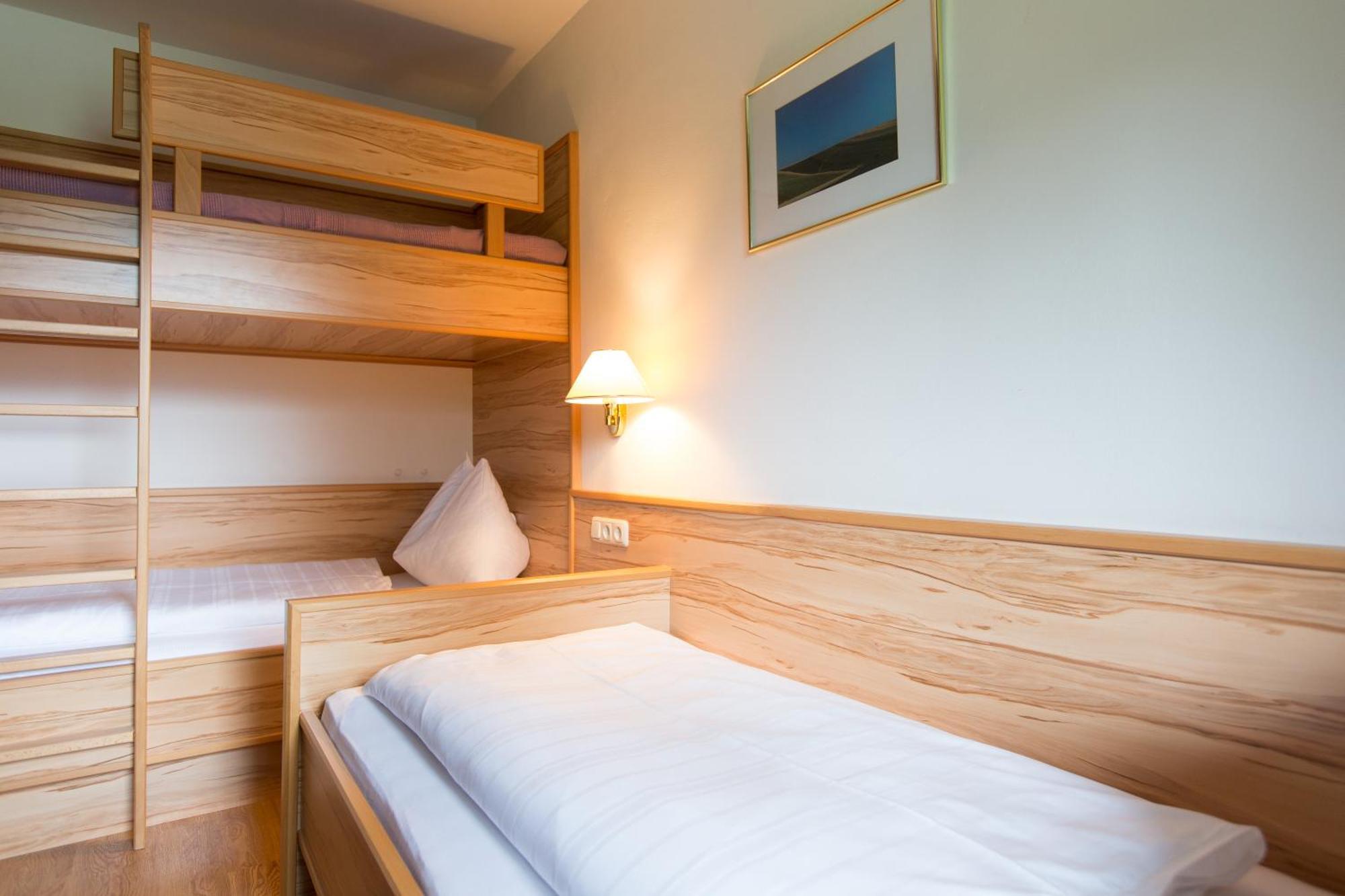 Ferienhaus Schiwiese Mit Freiem Eintritt In Die Alpentherme & Freie Nutzung Der Gasteiner Bergbahnen Im Sommer 2025 Bad Hofgastein Luaran gambar